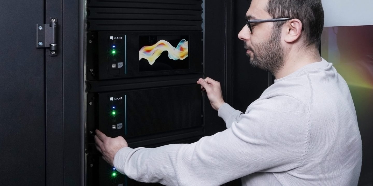 20260317 QANT LRZ Engineer working on NPU